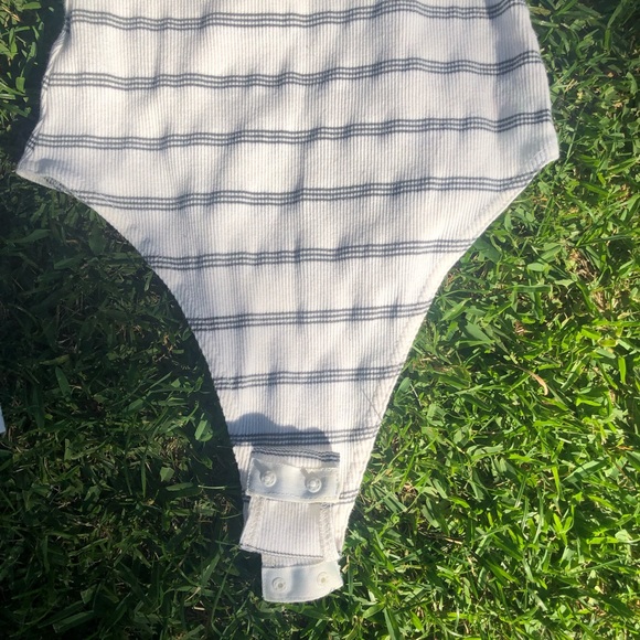 OOTDFash off the shoulder bodysuit - Picture 3 of 4